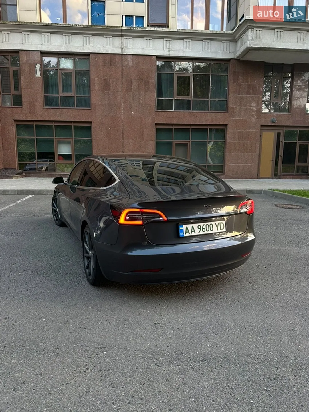 2018 Tesla Model 3 - мініатюра 4