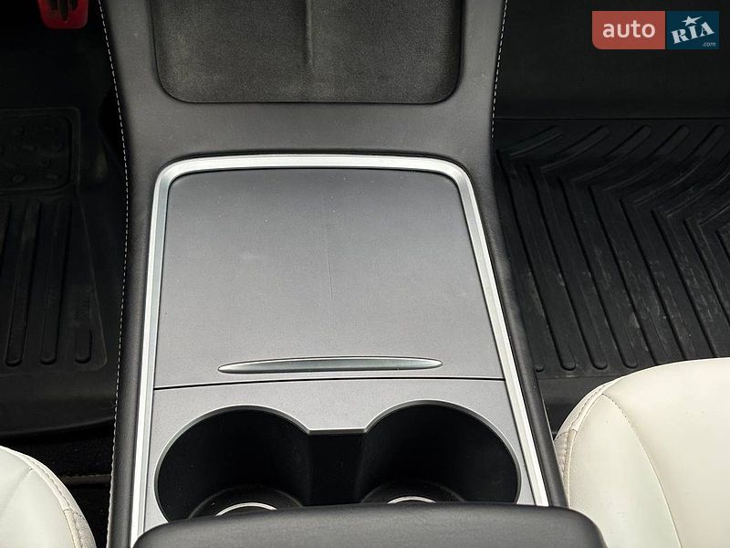 Седан Tesla Model 3 2021 в Львове фото 22 Седан Tesla Model 3 2021 в Львове