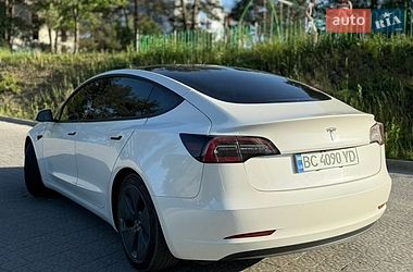 Седан Tesla Model 3 2022 в Новояворівську