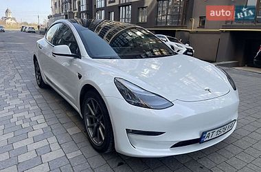 Седан Tesla Model 3 2021 в Ивано-Франковске