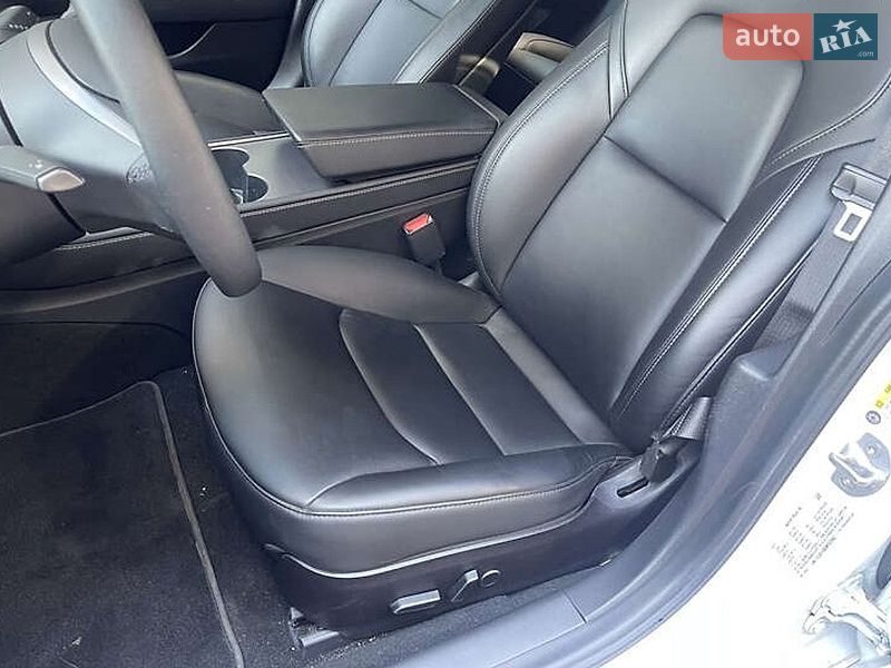 Седан Tesla Model 3 2021 в Ивано-Франковске