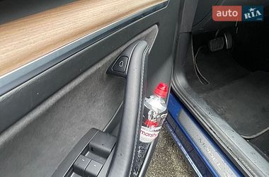 Седан Tesla Model 3 2021 в Киеве