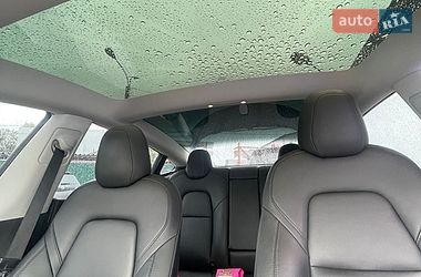 Седан Tesla Model 3 2021 в Киеве