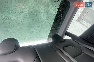 Седан Tesla Model 3 2021 в Киеве