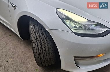 Седан Tesla Model 3 2018 в Львові