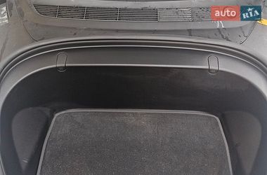 Седан Tesla Model 3 2018 в Львові