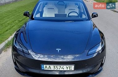 Седан Tesla Model 3 2024 в Києві