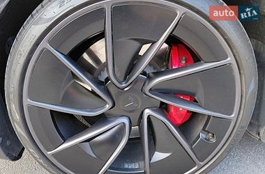 Седан Tesla Model 3 2024 в Києві