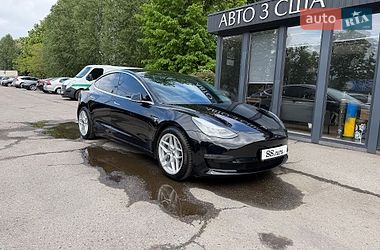 Седан Tesla Model 3 2019 в Полтаві