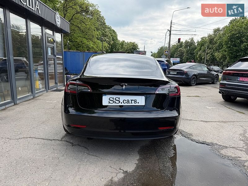 Седан Tesla Model 3 2019 в Полтаві