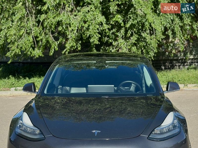 Седан Tesla Model 3 2020 в Киеве