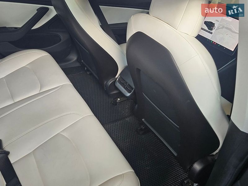 Седан Tesla Model 3 2019 в Хусте