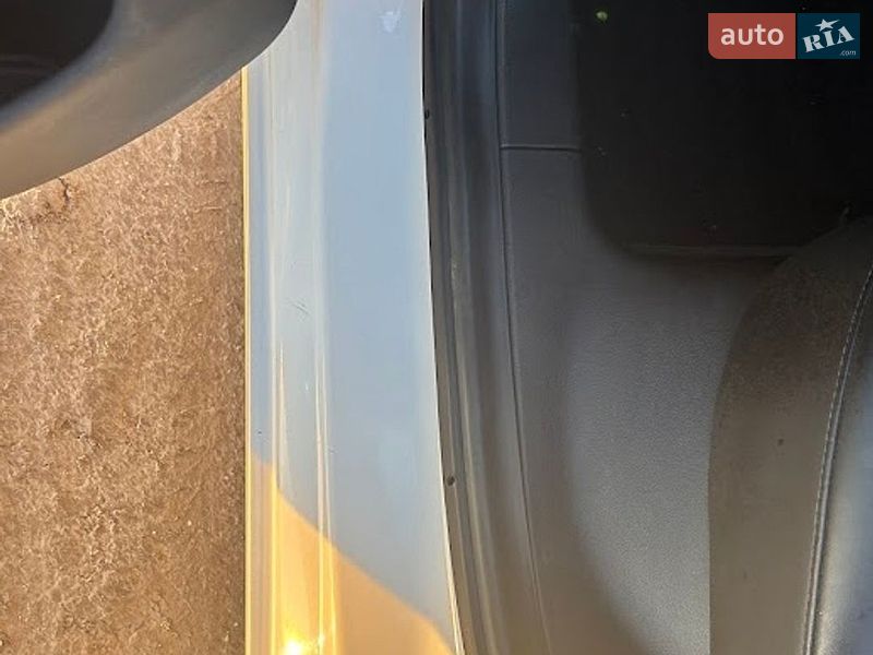Седан Tesla Model 3 2020 в Києві