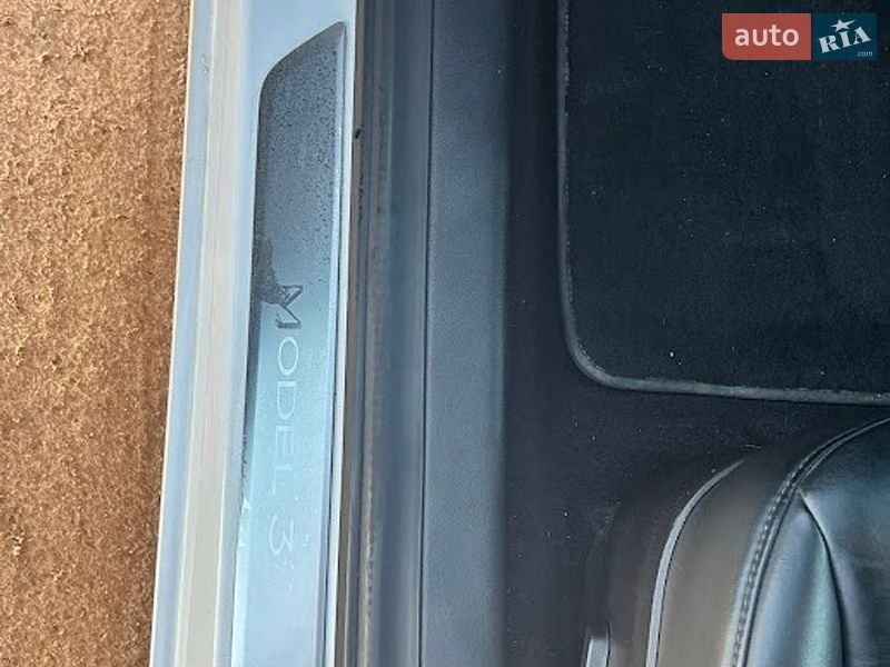 Седан Tesla Model 3 2020 в Києві