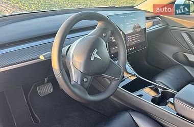 Седан Tesla Model 3 2020 в Києві