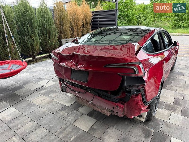 Седан Tesla Model 3 2024 в Києві