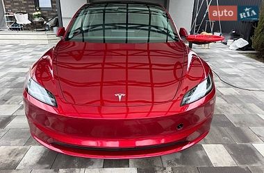 Седан Tesla Model 3 2024 в Києві