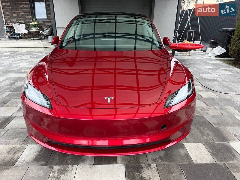 Седан Tesla Model 3 2024 в Києві