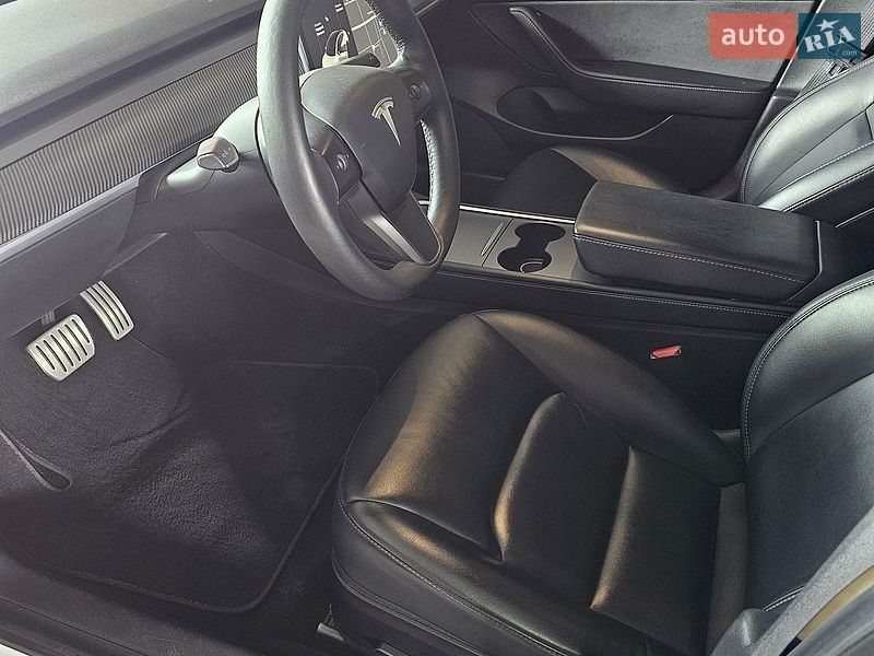 Седан Tesla Model 3 2021 в Одесі