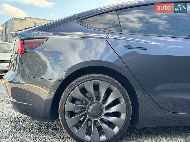 Седан Tesla Model 3 2022 в Луцьку