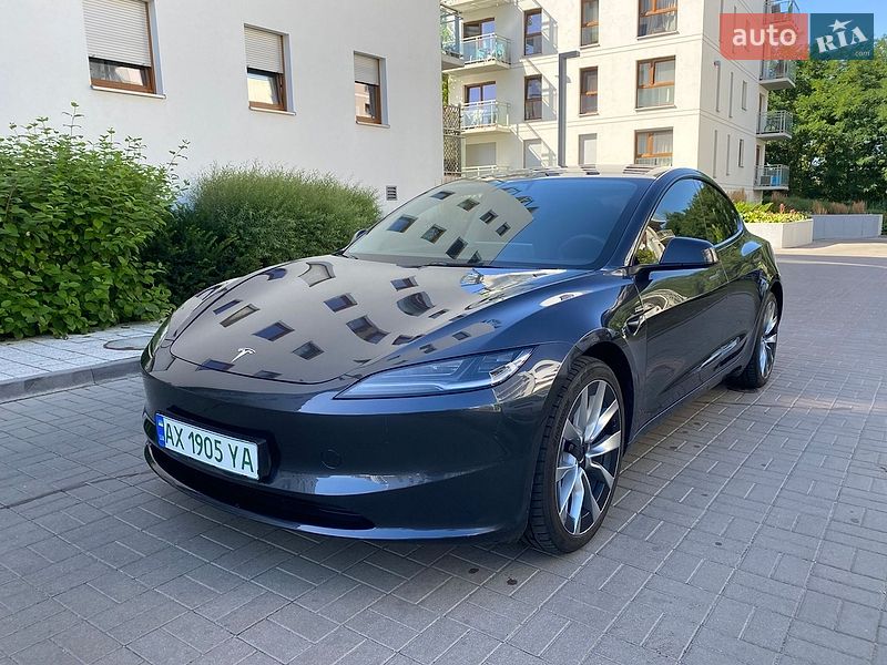 Tesla Model 3 2023