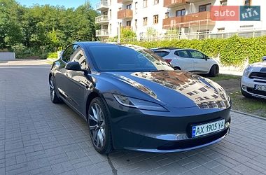 Седан Tesla Model 3 2023 в Харкові