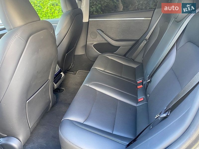 Седан Tesla Model 3 2023 в Харкові