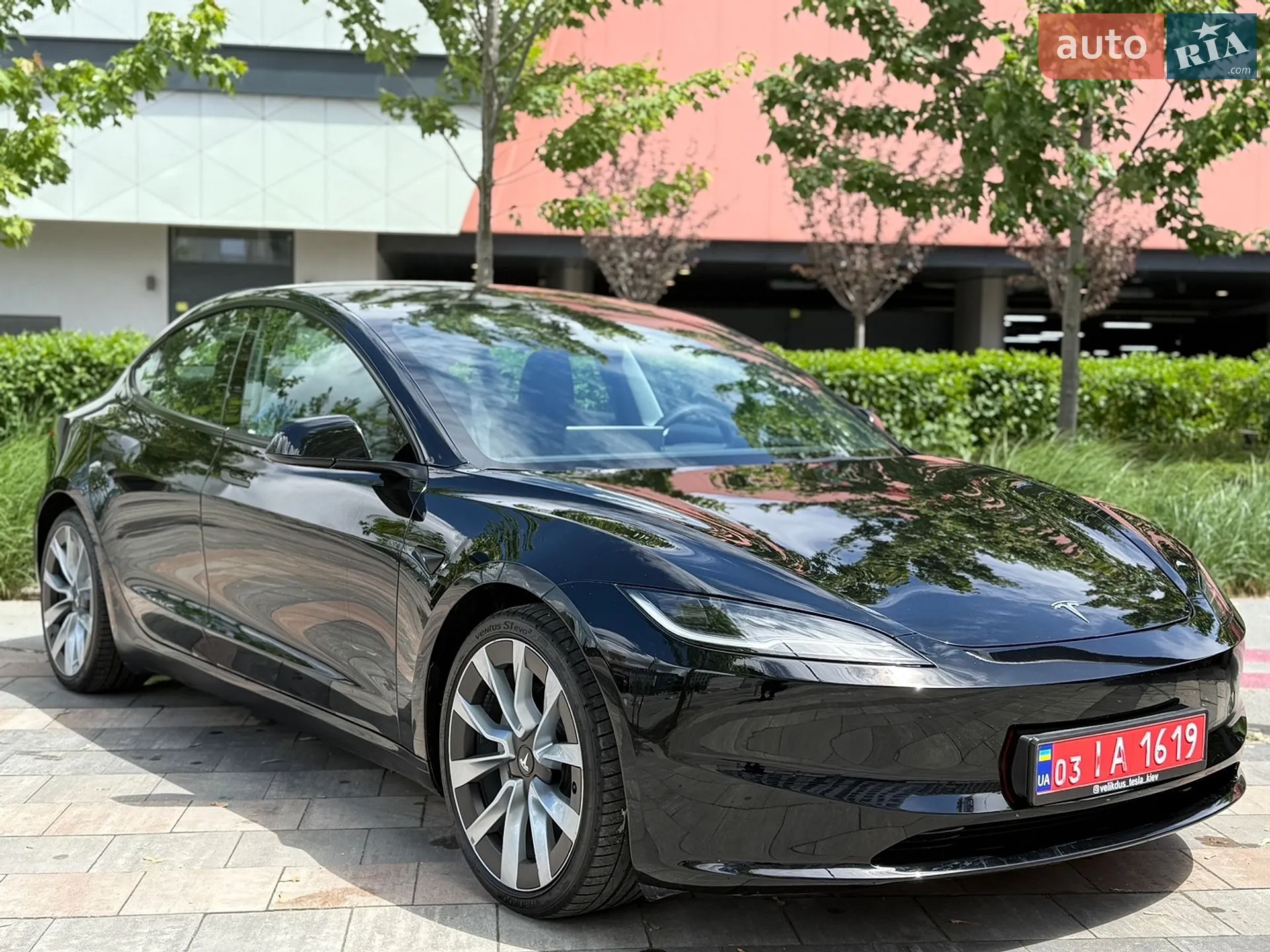 Tesla Model 3 2024 VIN LRW3E7EK2RC964657 фото оголошення 4 з 5