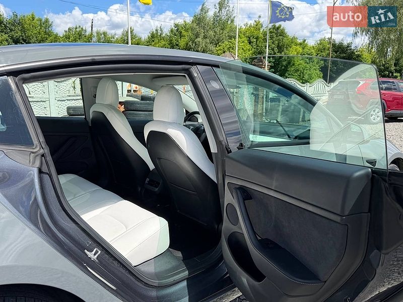 Седан Tesla Model 3 2021 в Хмельницком