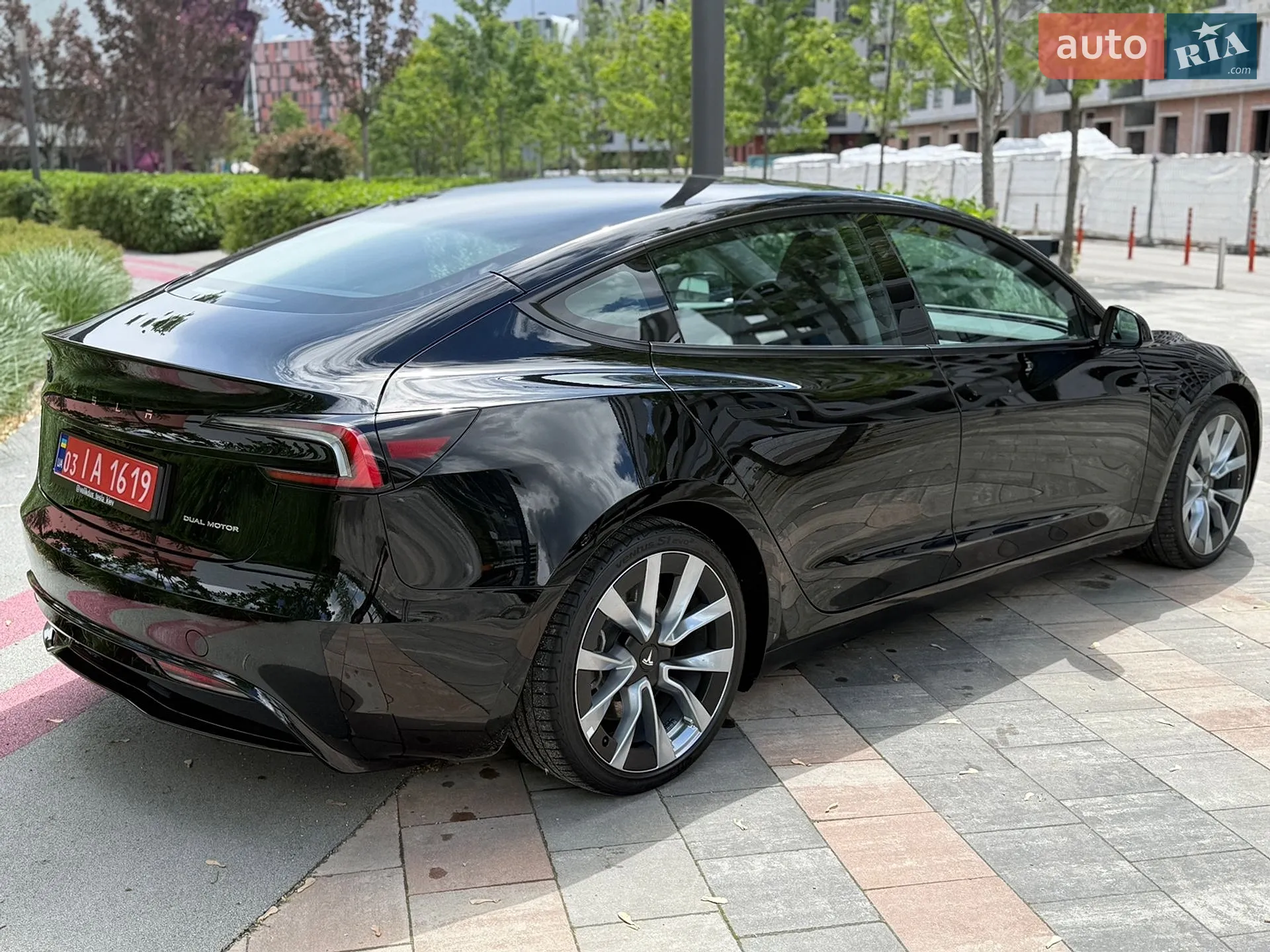 Tesla Model 3 2024 VIN LRW3E7EK2RC964657 фото оголошення 13 з 47