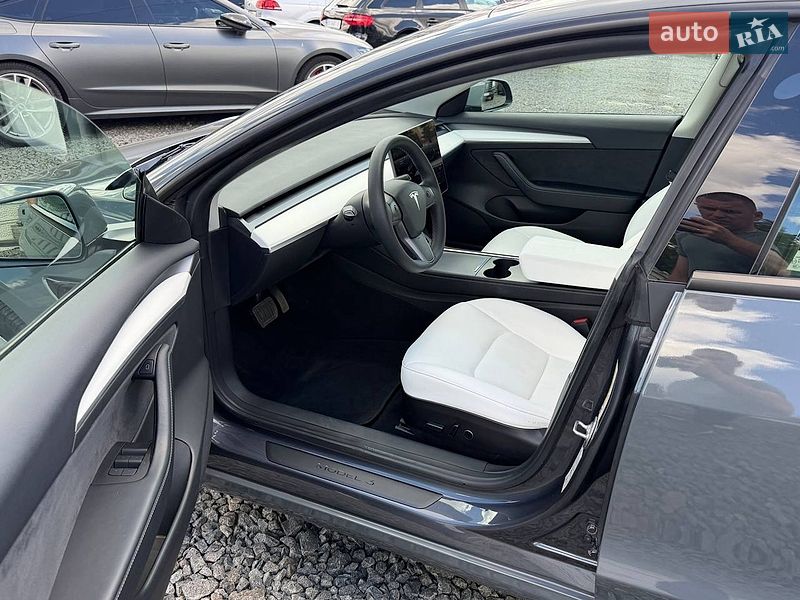 Седан Tesla Model 3 2021 в Хмельницком