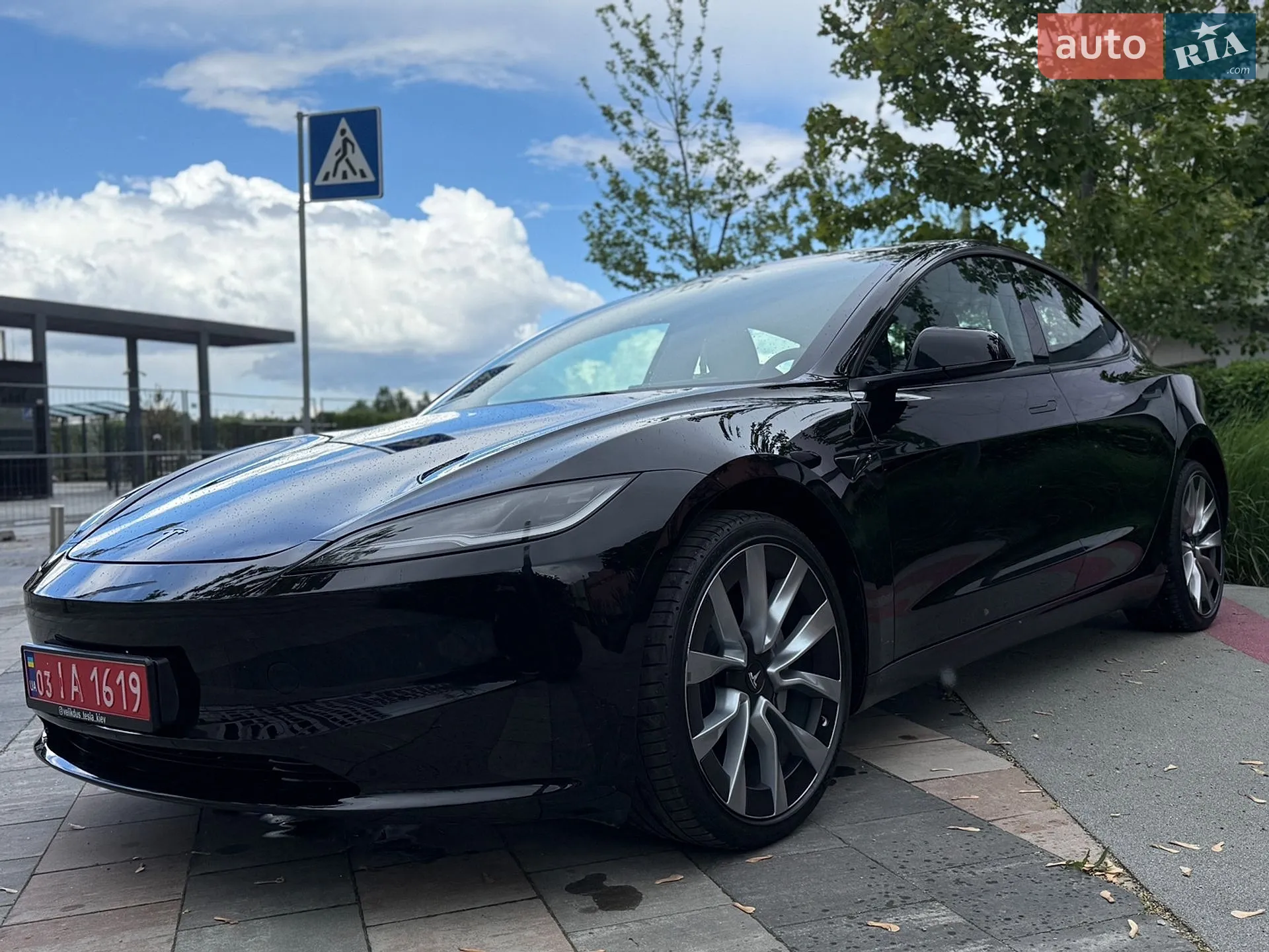 Tesla Model 3 2024 VIN LRW3E7EK2RC964657 фото оголошення 19 з 47
