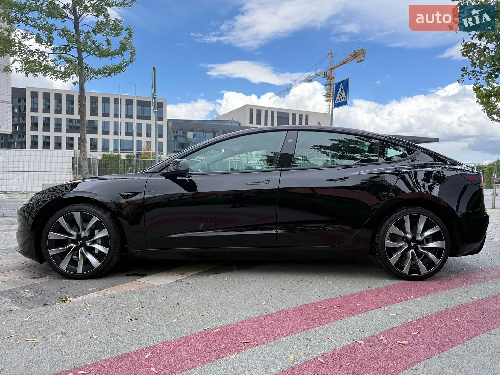 Tesla Model 3 2024 VIN LRW3E7EK2RC964657 фото оголошення 21 з 47