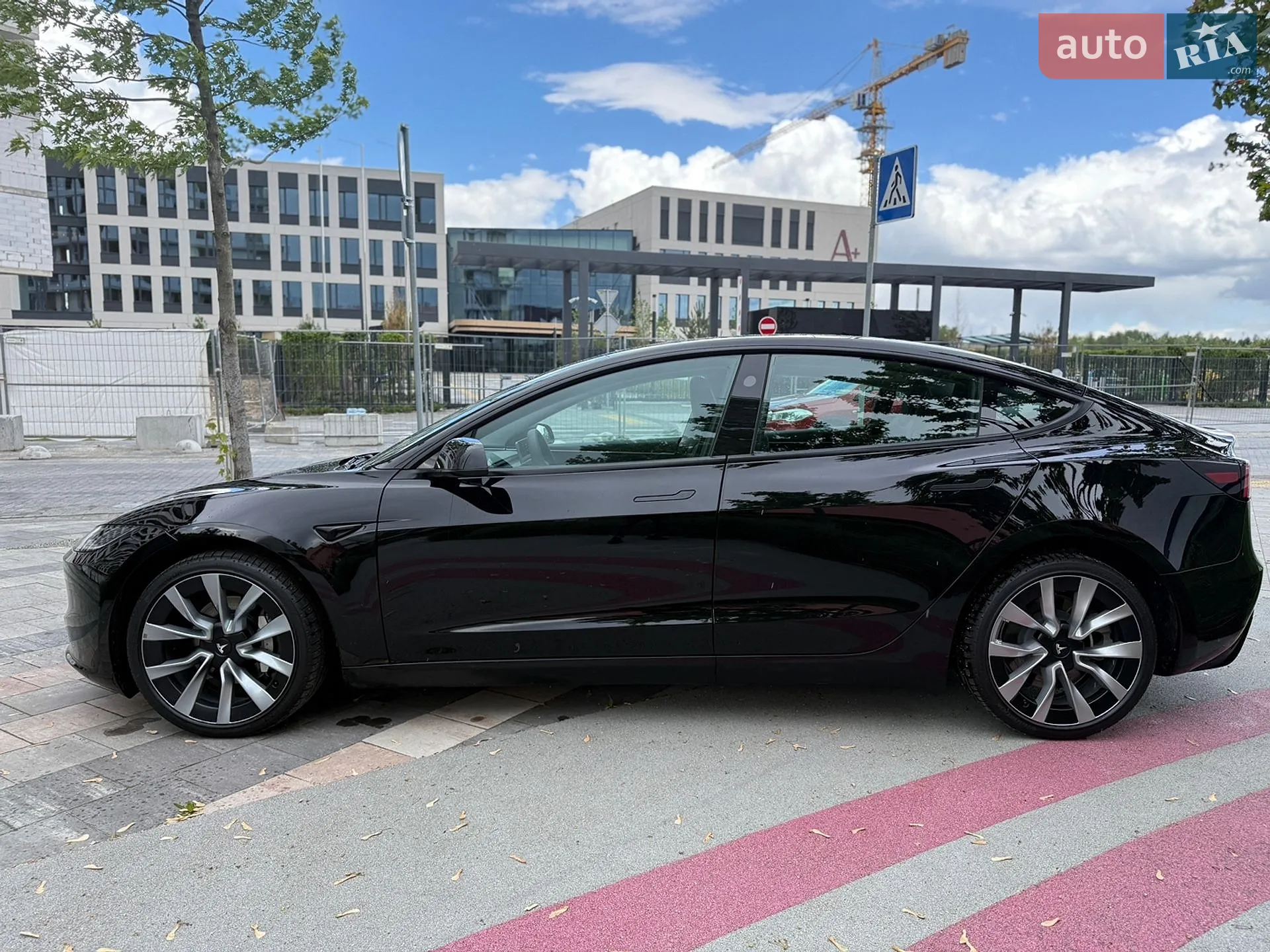 Tesla Model 3 2024 VIN LRW3E7EK2RC964657 фото оголошення 22 з 47