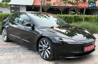 Седан Tesla Model 3 2024 в Києві