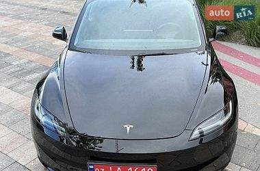 Седан Tesla Model 3 2024 в Києві