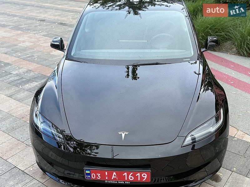 Седан Tesla Model 3 2024 в Києві