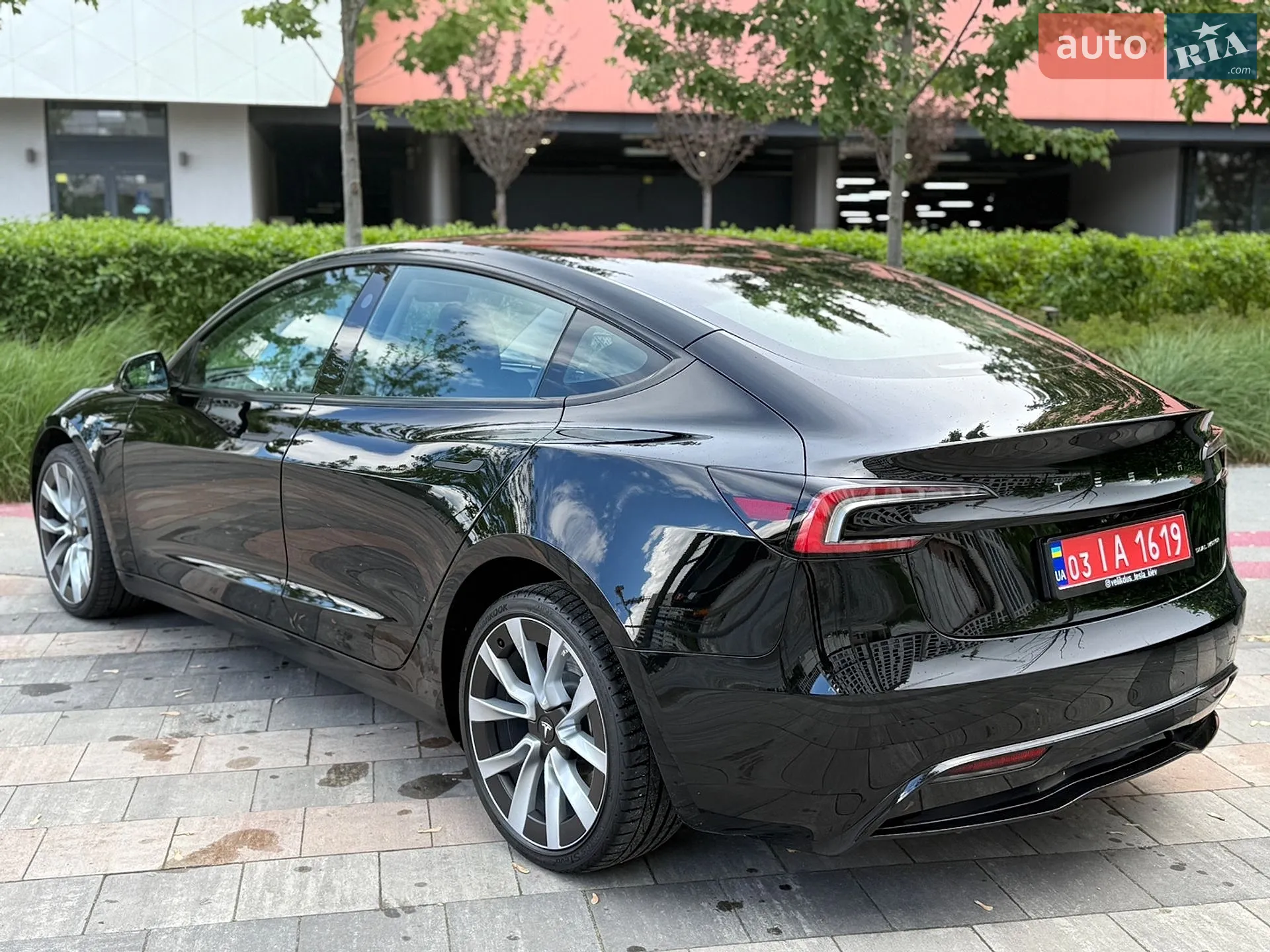 Tesla Model 3 2024 VIN LRW3E7EK2RC964657 фото оголошення 25 з 47