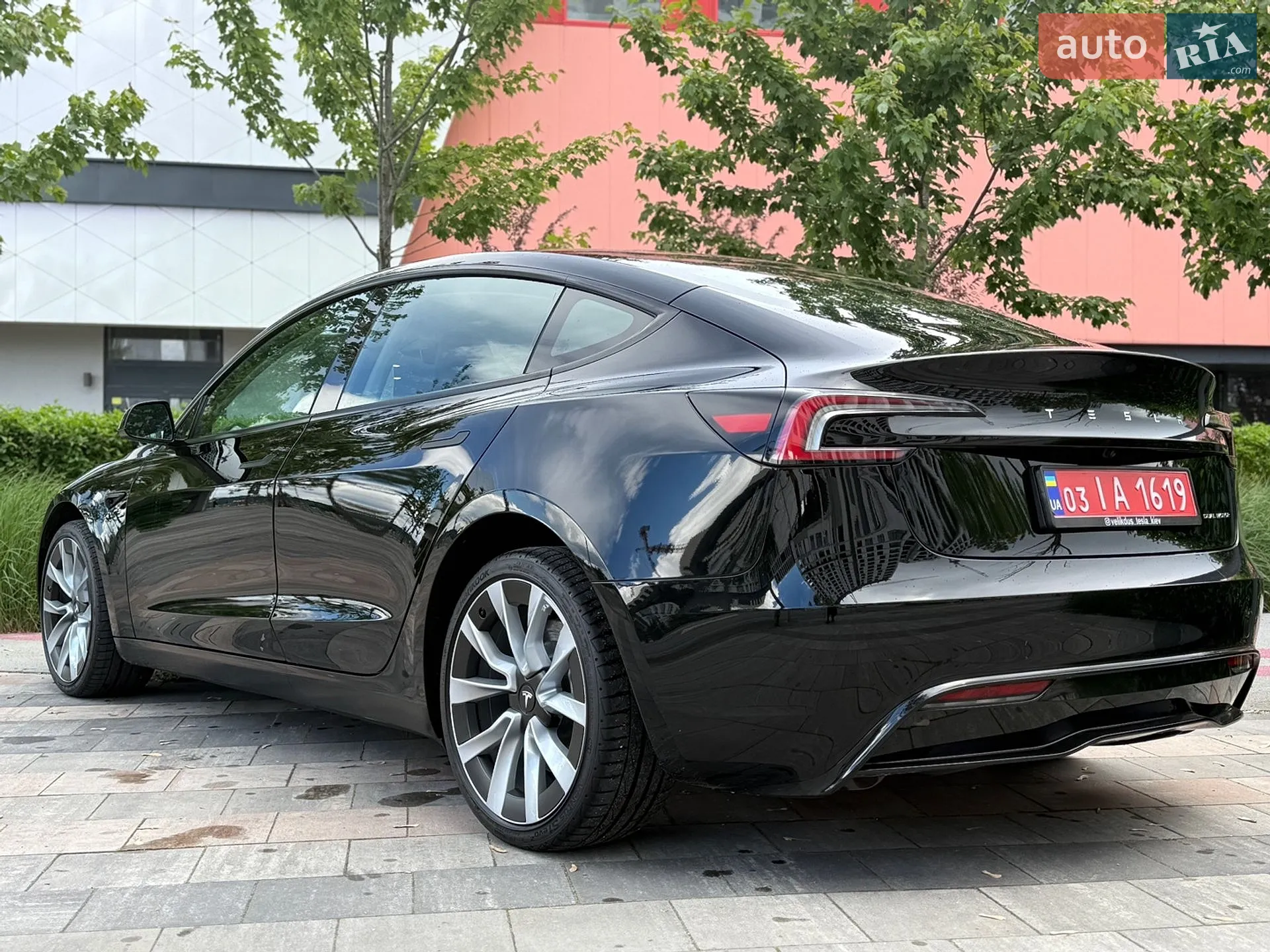 Tesla Model 3 2024 VIN LRW3E7EK2RC964657 фото оголошення 26 з 47