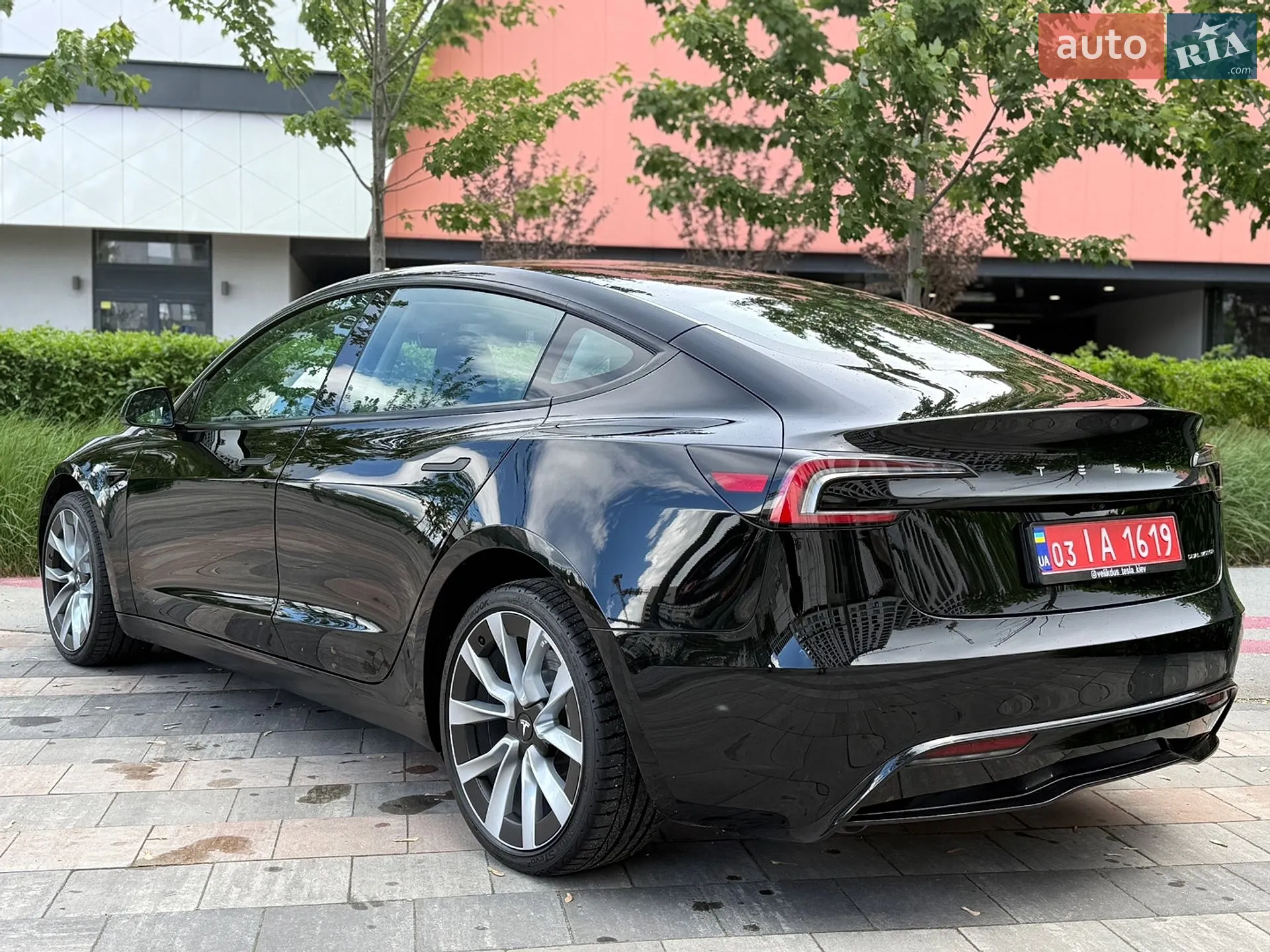 Tesla Model 3 2024 VIN LRW3E7EK2RC964657 фото оголошення 27 з 47