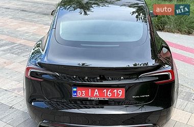 Седан Tesla Model 3 2024 в Києві