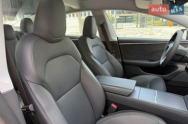 Седан Tesla Model 3 2024 в Києві