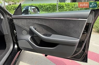 Седан Tesla Model 3 2024 в Києві