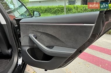 Седан Tesla Model 3 2024 в Києві