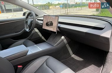 Седан Tesla Model 3 2024 в Києві