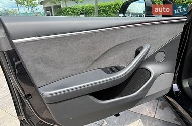 Седан Tesla Model 3 2024 в Києві