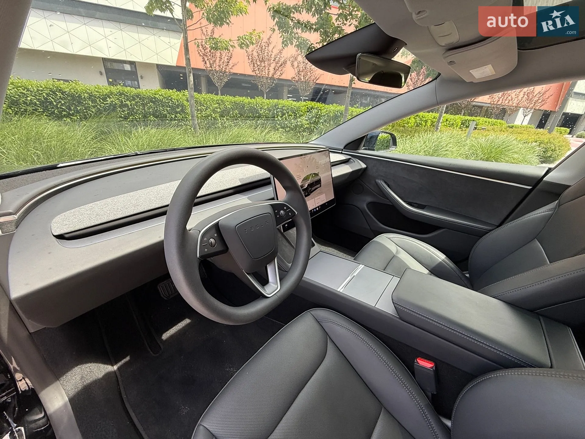 Tesla Model 3 2024 VIN LRW3E7EK2RC964657 фото оголошення 44 з 47
