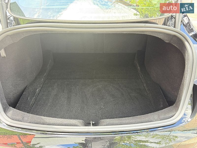 Седан Tesla Model 3 2024 в Києві