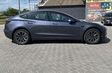 Седан Tesla Model 3 2022 в Киеве