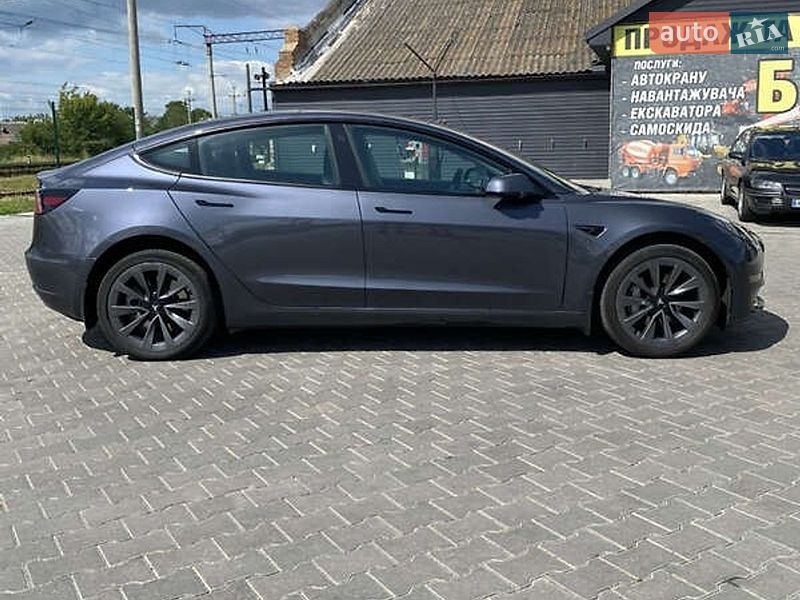 Седан Tesla Model 3 2022 в Києві